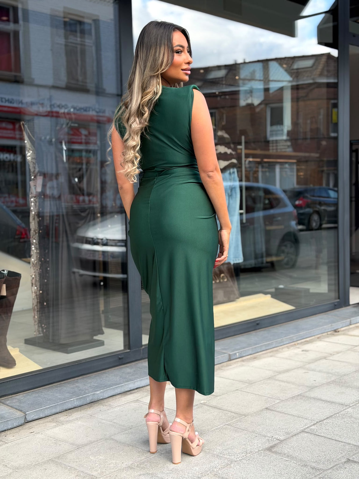 ROBE MOULANTE VERT