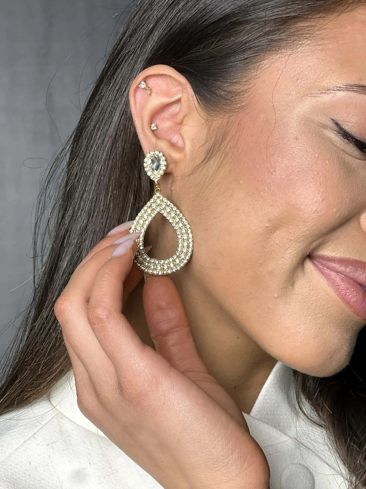 Boucles d'oreille goute strass