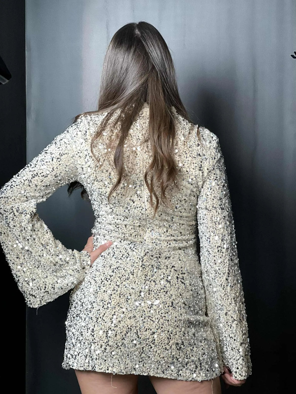 Robe à sequins beige