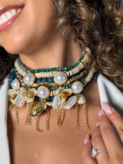 Collier bleu