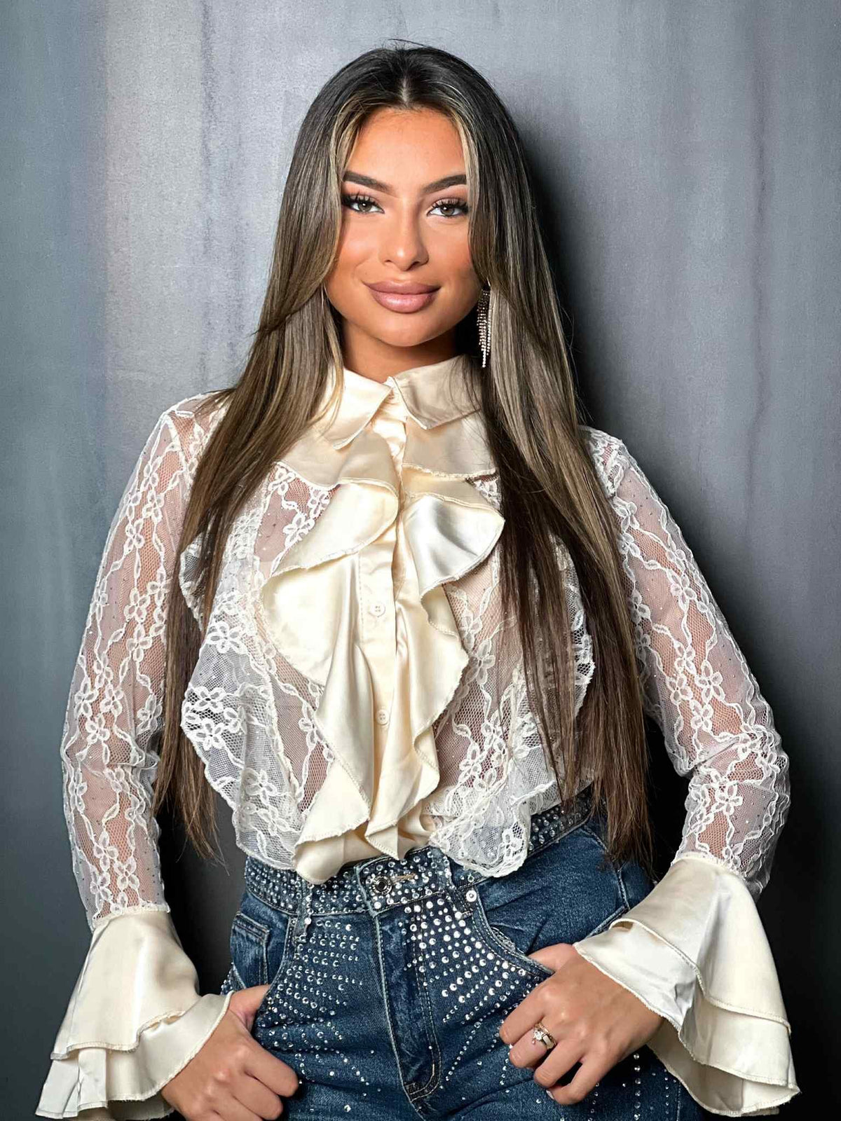 Blouse beige en dentelle