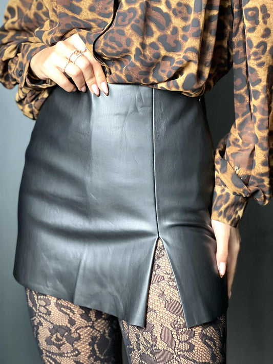 Jupe short noir en simili