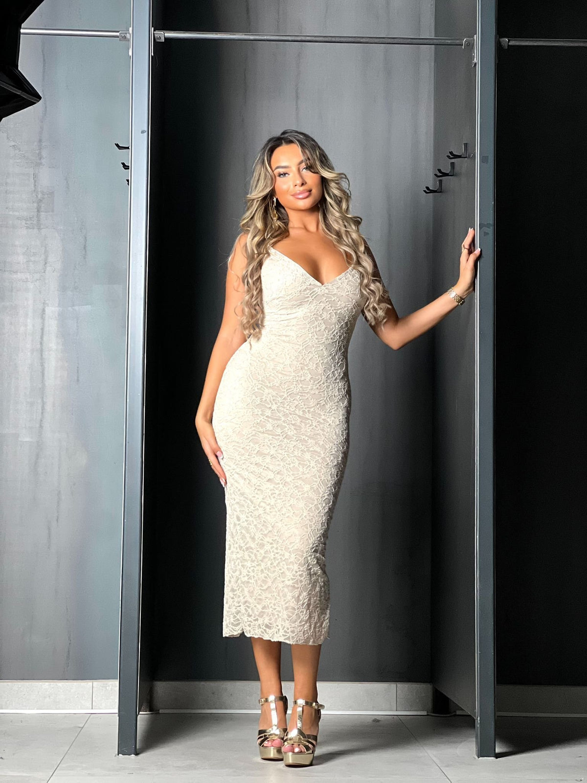 ROBE DENTELLE BEIGE