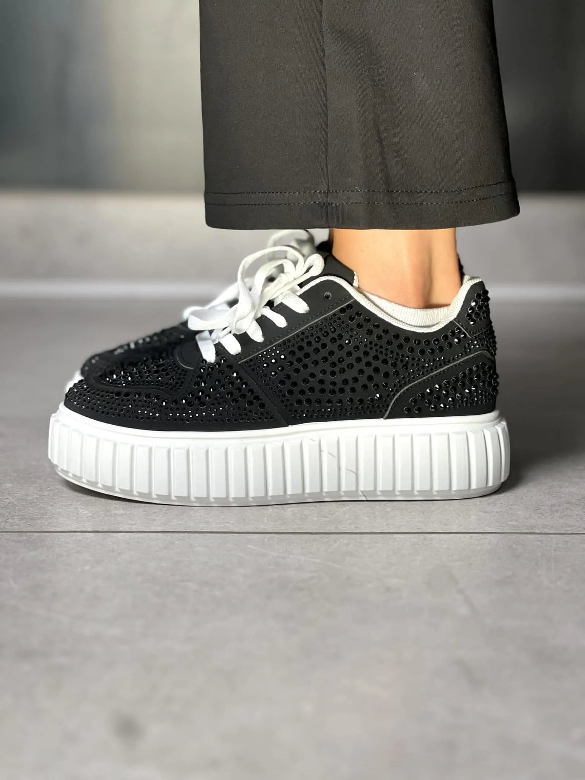 Basket noir en strass