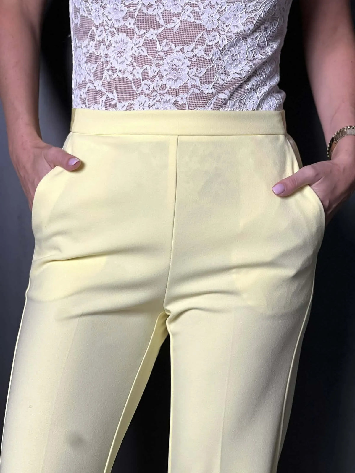Pantalon tailleur jaune