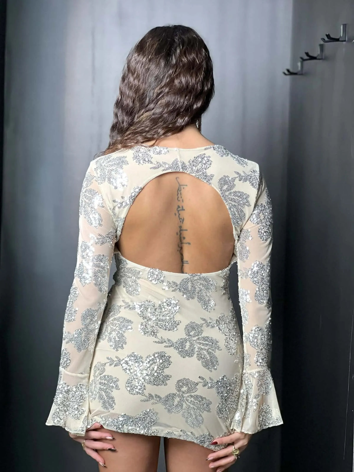 Robe à sequins beige