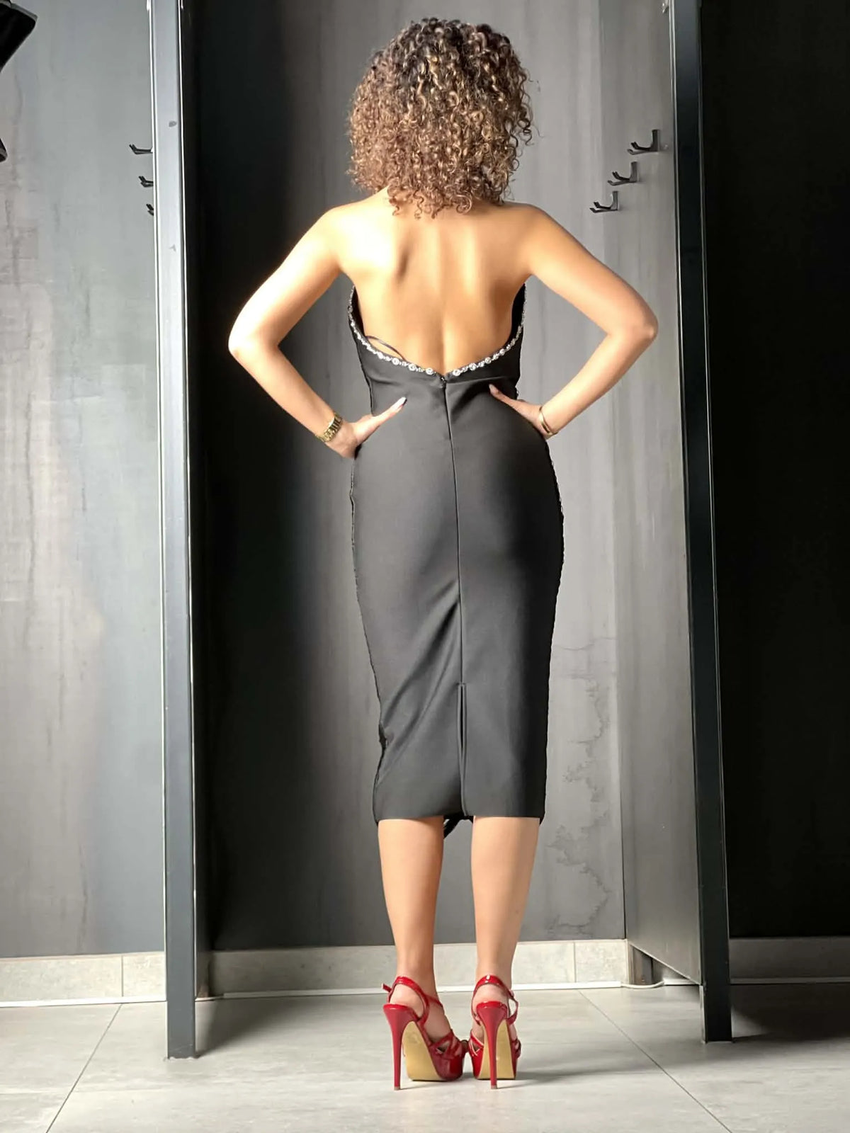 Robe bandage noir à franges