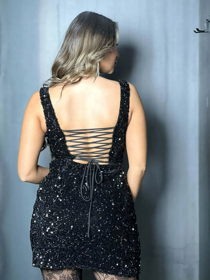 Robe courte à sequins noir