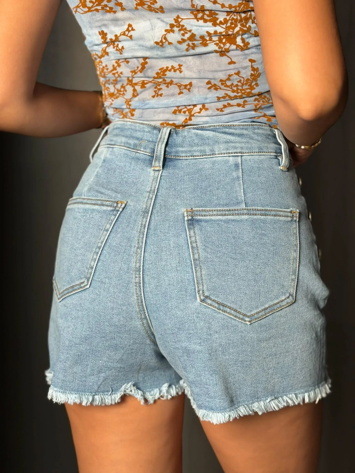 Short à boutons