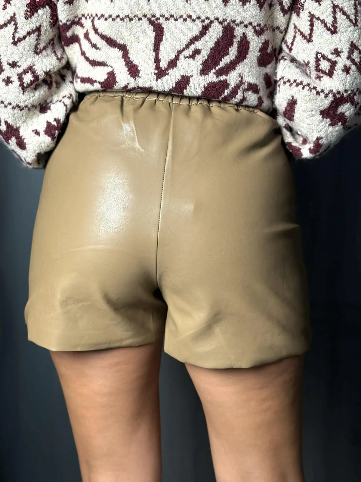 SHORT BEIGE STRASS