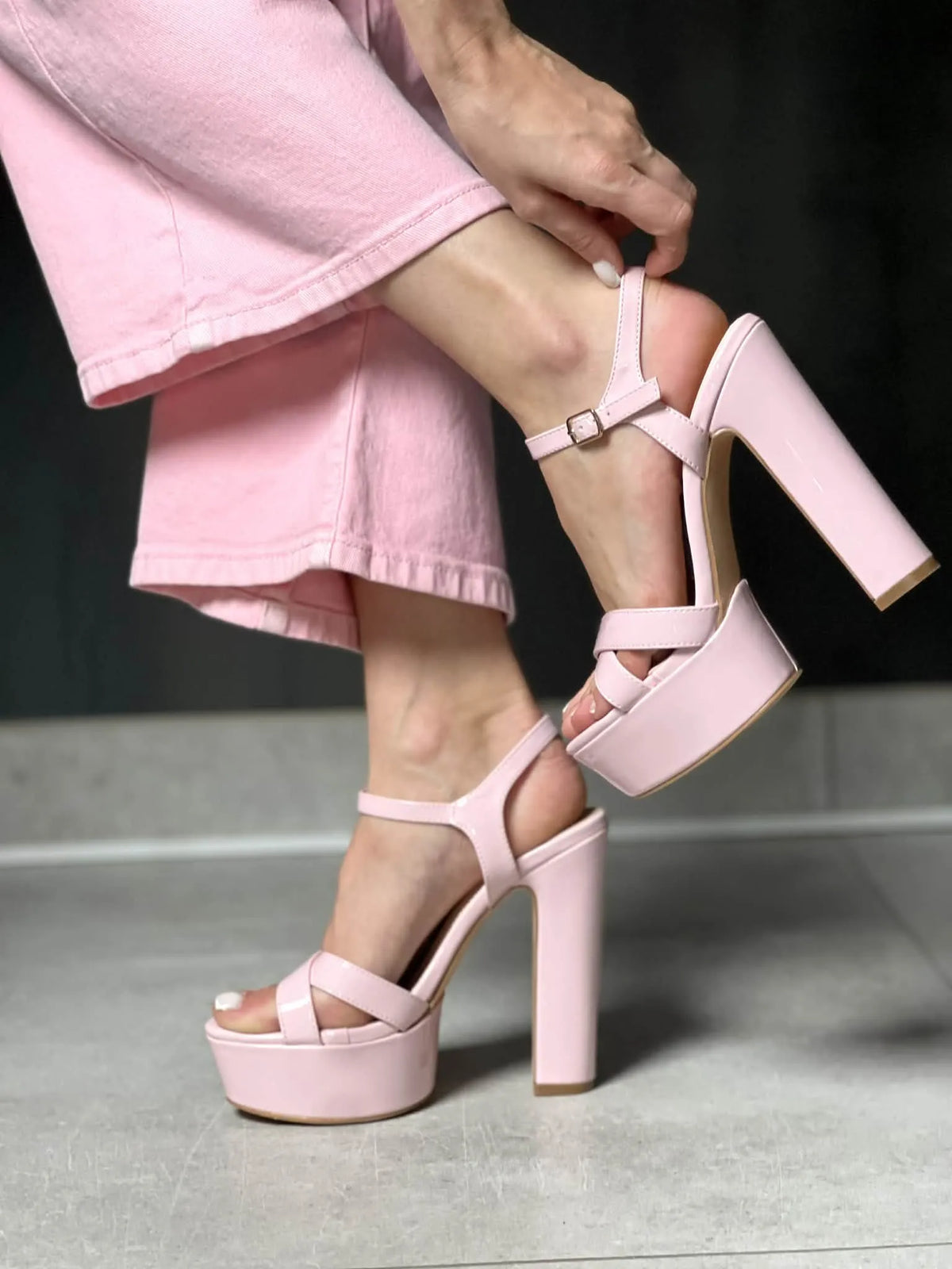 Talon à plateau rose