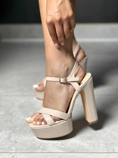 Talons beige vernie LUCIE
