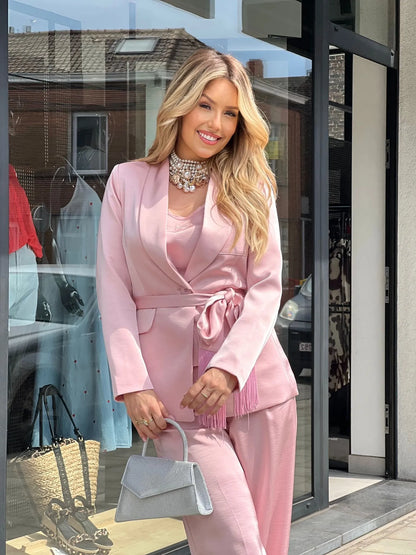 Veste tailleur rose satiné